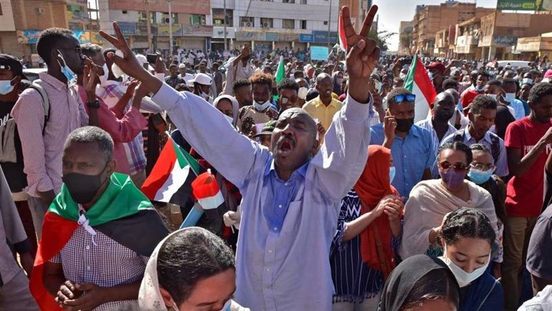 محتجون في الخرطوم