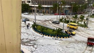 حولتها لقطعة من أوروبا.. 18 صورة ترصد ثلوج الإسكندرية