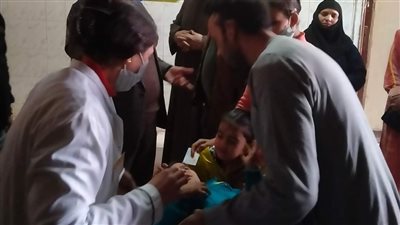 استهداف تطعيم 109 آلاف طفل ضد شلل الأطفال بسمالوط فى المنيا | صور 