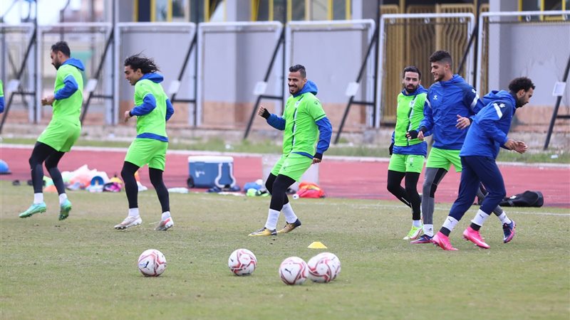 لاعبو المصري