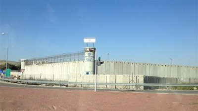 طعن ضابط إسرائيلي في سجن نفحة