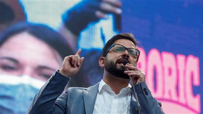 يحب فلسطين ويكره إسرائيل.. جابريال بوريك رئيس تشيلي الجديد خليفة كاسترو وتشافيز