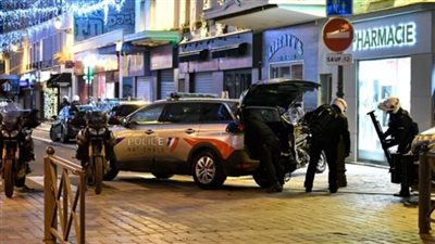 إطلاق سراح إحدى الرهينتين المحتجزتين بمتجر في باريس