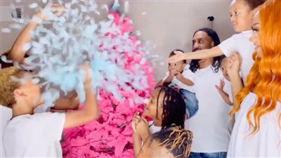 عمرها مفاجأة وبتستغلهم في التيك توك.. أمريكية تنتظر مولودها التاسع تثير الدهشة | فيديو