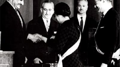 فى مثل هذا اليوم عبد الناصر يكرم الأدباء والفنانين فى عيد العلم