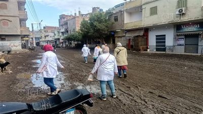 وسط الطين..فرق التطعيم الطبية تتحدى موجة الطقس السيئ بالشرقية |صور