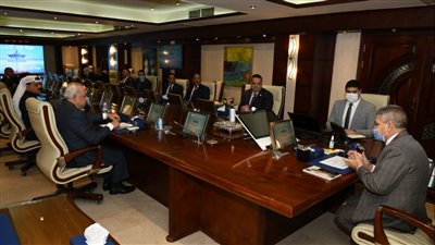 الفريق أسامة ربيع يلتقي وفد مجلس الشيوخ | صور