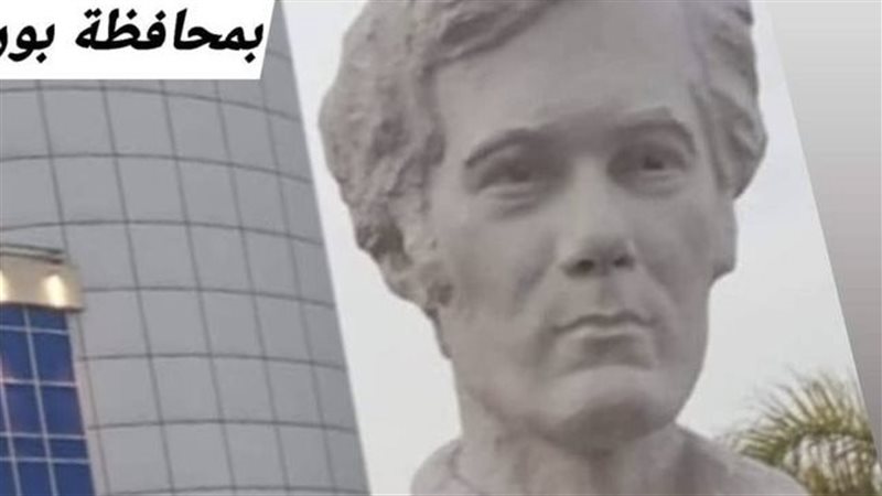 تمثال محمود ياسين