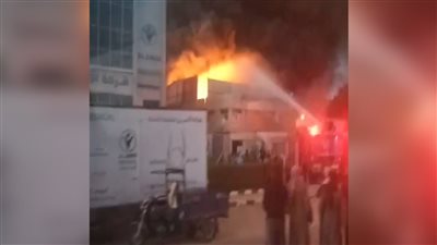 إخماد حريق نشب داخل مصنع بلاستيك بأكتوبر