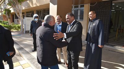 محافظ مطروح يستقبل وزير الري لزيارة مشروعات ألسنة الشواطئ | صور