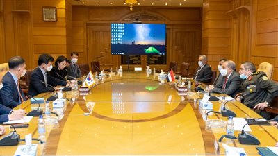 وزير الإنتاج الحربي يبحث مع وفد كوري جنوبي مستجدات التعاون المشترك