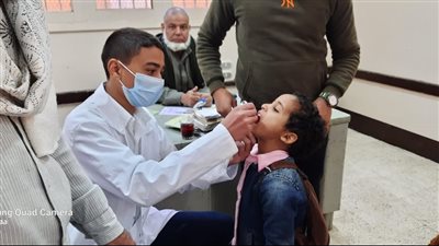 تطعيم 981 ألف طفل ضد مرض شلل الأطفال بالمنيا