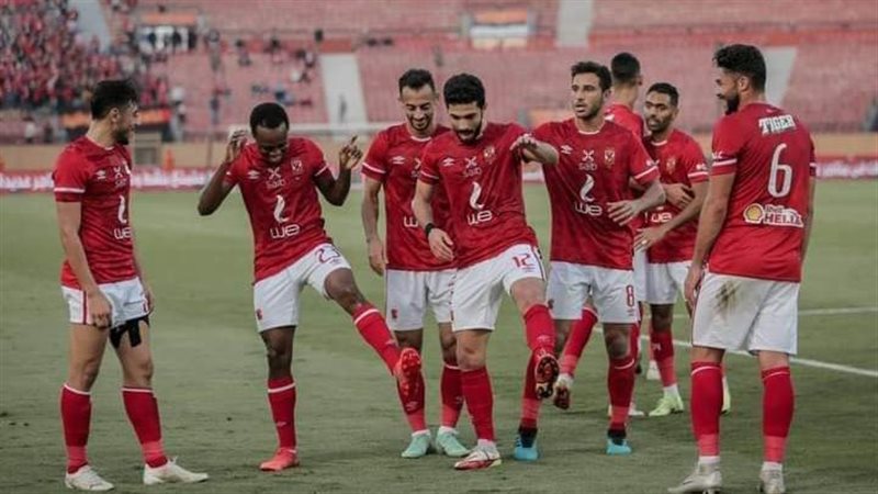 لاعبو الأهلي