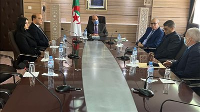 رئيس الأفريقي للجمباز يلتقي ممثلي وزارة الرياضة الجزائرية لبحث سبل التعاون