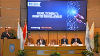 رئيس هيئة تمويل العلوم والتكنولوجيا في زيارة لجامعة الإسكندرية