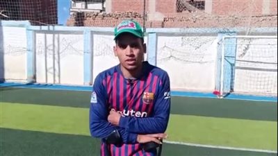 حرمه حادث قطار من لعب كرة القدم.. ويحلم بلقاء صلاح والخطيب |فيديو