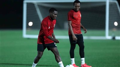 ثلاثي الأهلي يؤدون تدريبات تأهيلية