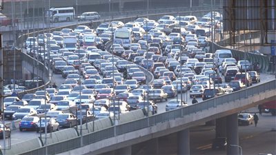 الطريق الدائري وكوبري 6 أكتوبر وشارع رمسيس الأكثر زحاما.. الحالة المرورية اليوم 