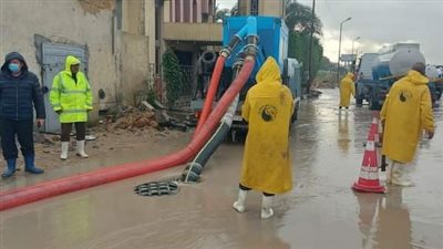 رفع تراكمات مياه الأمطار في الإسكندرية