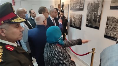 محافظ بورسعيد يتفقد متحف النصر خلال الاحتفالات بالعيد القومي | صور