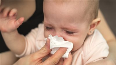 كيف تحمي طفلك الرضيع من نزلات البرد ؟
