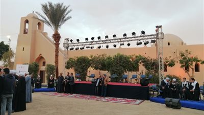 أقدم لاعب عصا عن عودة مهرجان التحطيب بالأقصر: جعانين لعب|فيديو