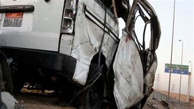 إصابة 4 أشخاص في انقلاب ميكروباص على الطريق الصحراوى بالصف