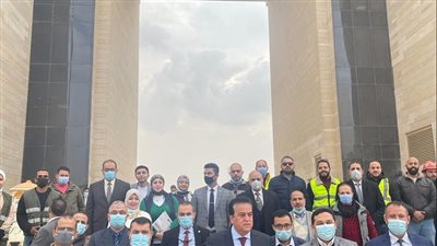 خالد عبدالغفار يتفقد مقر وزارة الصحة بالعاصمة الإدارية الجديدة