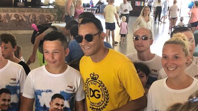 مطار الغردقة يستقبل حارس مرمى باريس سان جيرمان للاحتفال برأس السنة