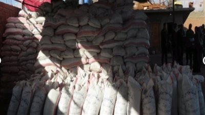 ضبط 8 مخازن ومصانع بداخلهم 333 طن أعلاف مغشوشة