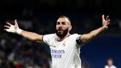 بنزيما يقترب من تحطيم رقم أسطورة ريال مدريد