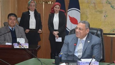 رئيس مصر للبترول يكرم حملة الماجستير والدكتوراة 