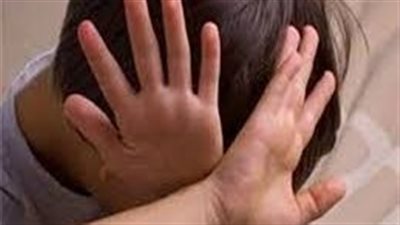 أب يقيد نجله بجنزير لمنعه من رؤية والدته بالدقهلية