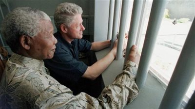 مزاد لبيع مفتاح زنزانة مانديلا.. وجنوب أفريقيا تدين | صور