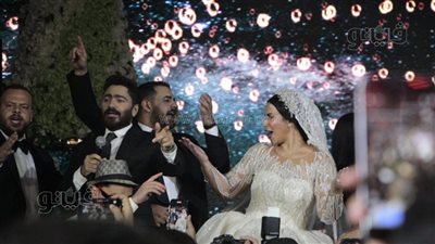 طليقة ماجد المصري: المندسون في فرح ابنتي هجموا علينا زي الجراد 