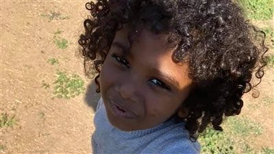 بياكل بإيده الشمال.. تفاصيل فصل طفل من الحضانة بتهمة ازدراء الأديان 