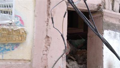 انهيار عقار خال من السكان بمنطقة العطارين فى الإسكندرية