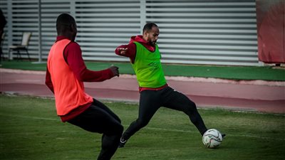 محاضرة فيديو وتقسيمة وتدريبات متنوعة للأهلي استعدادًا لفيوتشر