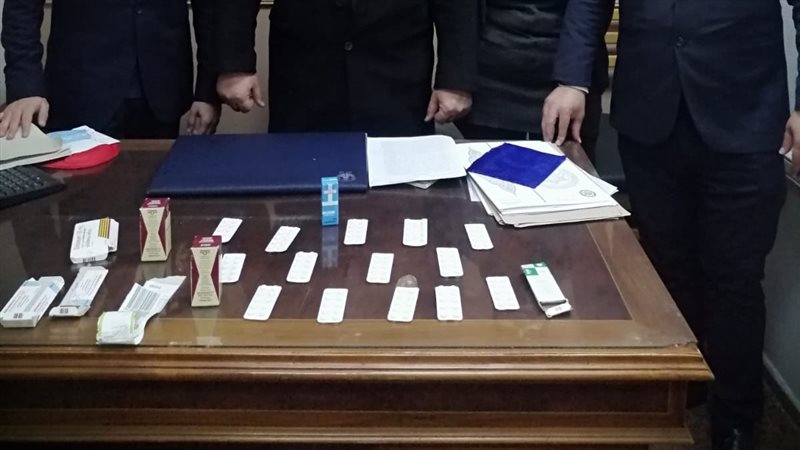 ضبط أقراص مخدرة بمطار