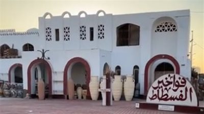 جولة داخل منطقة الفواخير بالفسطاط.. أسعار الطواجن ومنتجات الديكورات | فيديو 