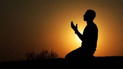 تفسير حلم صلاة المغرب في المنام وعلاقته بالرزق الكثير والتخلص من الهموم 