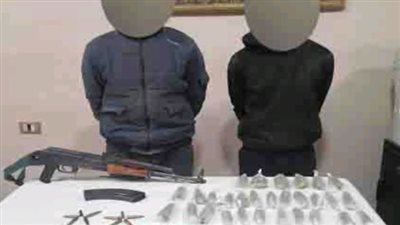 سقوط 4 عناصر إجرامية لحيازتهم أسلحة نارية وذخائر بدون ترخيص ومواد مخدرة