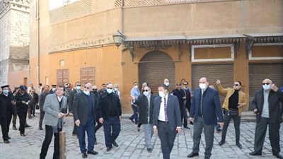 عبد العال يتفقد أعمال تطوير منطقة القاهرة التاريخية