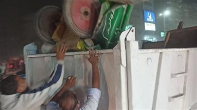 تشمييع 6 مقاهي تعمل بدون ترخيص ورفع 114 حالة إشغال في حملة بالجيزة