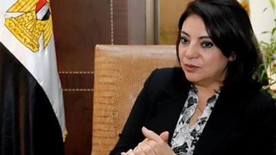  درية شرف الدين تستعرض تقرير إنشاء صندوق السياحة والآثار