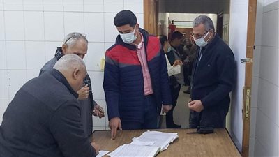 إحالة 8 أطباء وصيادلة إلى التحقيق لتغيبهم عن العمل بالقليوبية