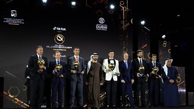 صلاح وهالاند وبنزيما يتنافسون على الأفضل من 