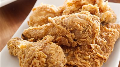 طريقة عمل دجاج كنتاكي بالخلطة السرية زي الجاهز| فيديو