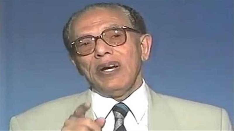 العالم الدكتور مصطفى