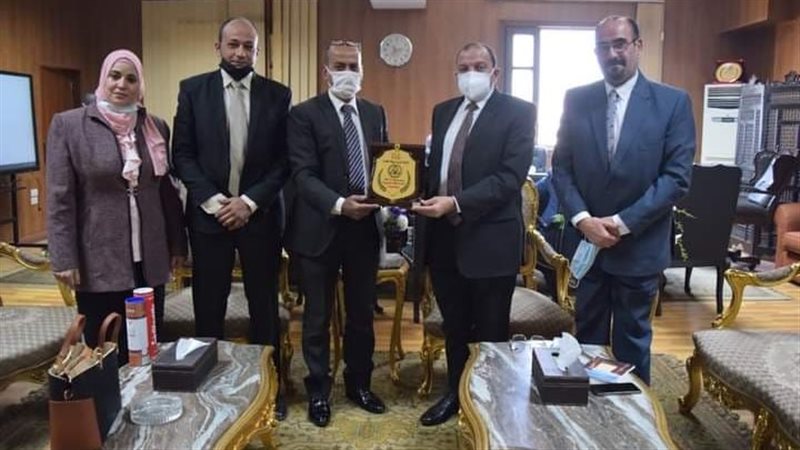 جانب من توقيع البروتكول